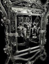 SERIE VENISE (MIROIRS ET OBJETS) by Valérie Belin, 1997