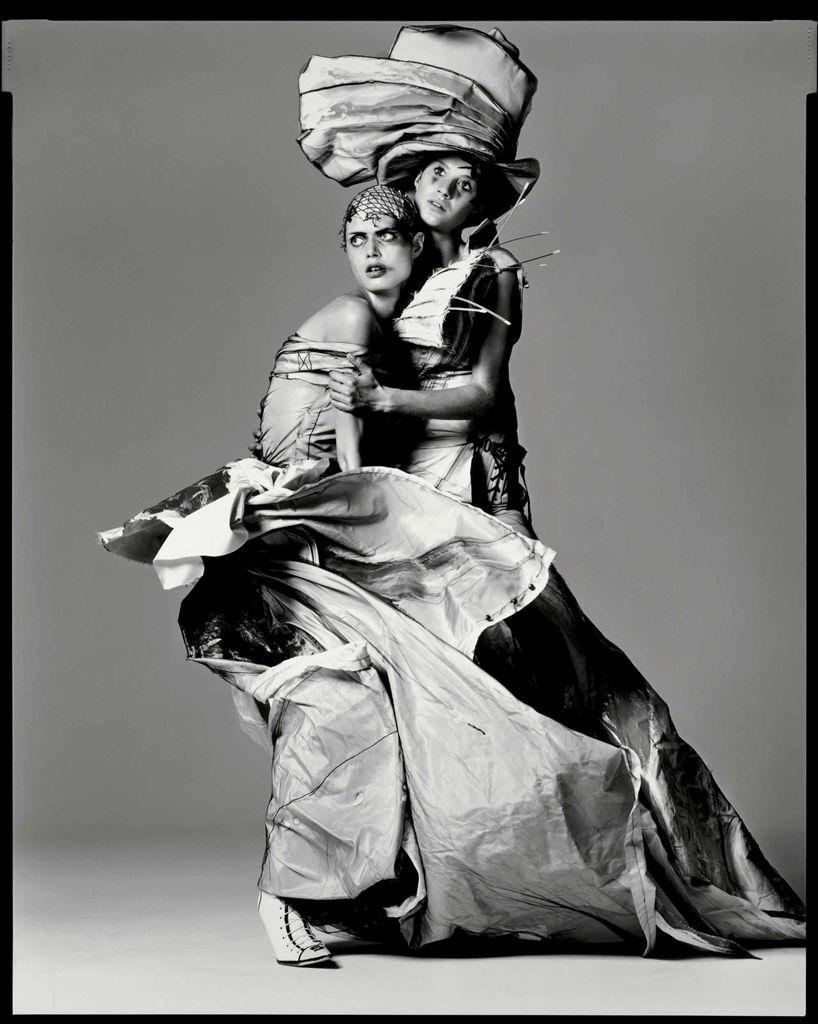 Malgosia Bela and Gisele Bündchen, Dresses by Dior Couture, New York City, March 13, 2000 by Richard Avedon, printed in 2001