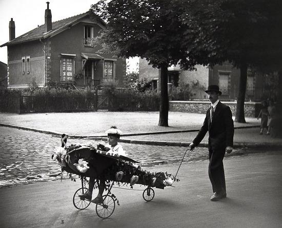 L'Aeroplane de Papa, 1934 by Robert Doisneau, 1934