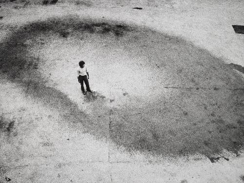 "WASSER SCHÜTTEN" UM MICH HERUM...  - work in 2 parts by Klaus Rinke, 1971