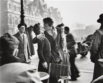 Le baiser de l'Hôtel de Ville, March, 1950 by Robert Doisneau, 1950,  printed later