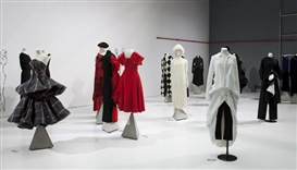 Yohji Yamamoto's Baggy Avant-Garde Fashions Envelop London's Art Scene