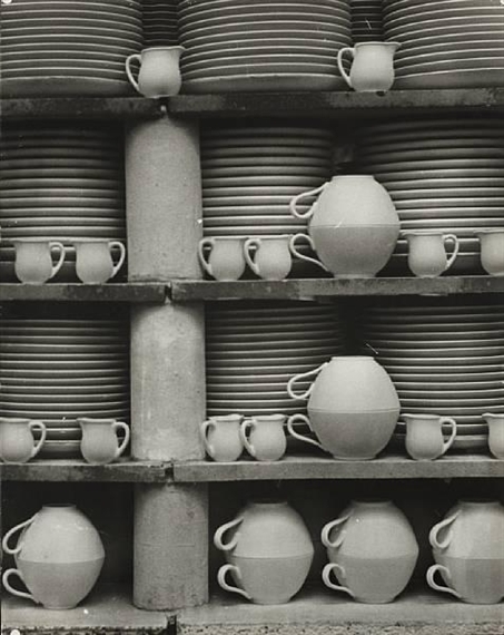 Geschirrstudie (study of china) by Erna Lendvai-Dircksen, 1940s