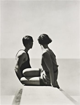 Divers, Horst with Model, Paris, 1930 - George Hoyningen-Huene