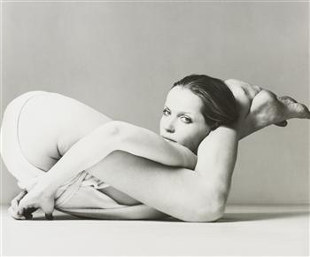 Veruschka, Wrap by Giorgio Armani di Sant'Angelo, New York studio, 1972 by Richard Avedon, 1972; printed 1981