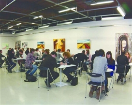 Move Over Paintings. Museum Encourages Dating 
