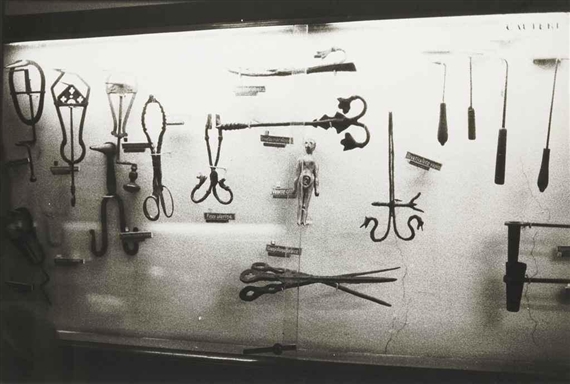 Série Instruments Gynécologiques by Zoe Leonard, 1993