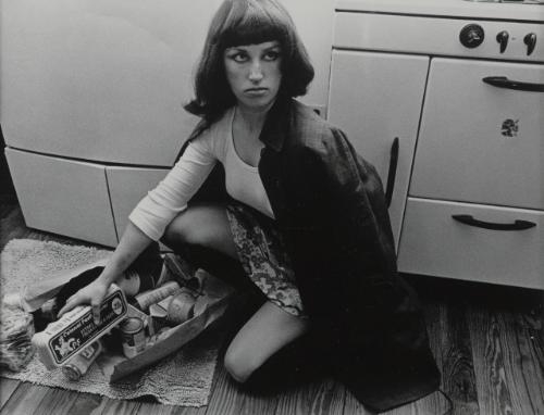 【Untitled Film Stills】 Cindy Sherman Cindy Sherman | Untitled Film Still #18 (1978) | Artsy