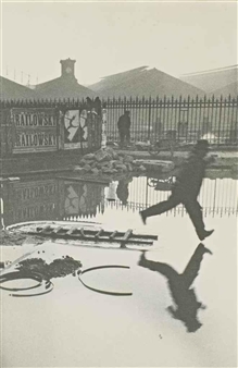 Derrière la gare Saint-Lazare, Paris, 1932 - Henri Cartier-Bresson