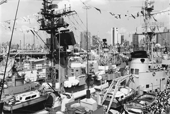 New York Pier - Tod Papageorge