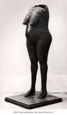 Artwork by César Baldaccini, VICTOIRE DE VILLETANEUSE, Made of bronze sculpture with green patina