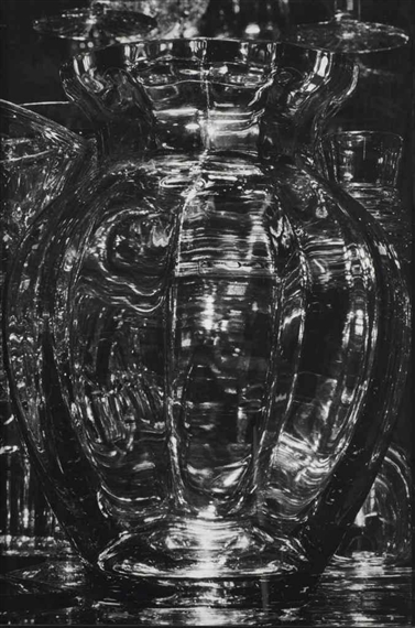 Sans titre (carafe) by Valérie Belin, printed 1993