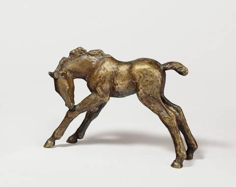 Artwork by Renee Sintenis, SICH LECKENDES FOHLEN, Made of Bronze with golden brown patina