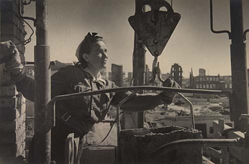 Industrial photograph with female worker by Georgi Zelma, 1930s