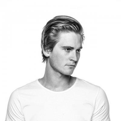 Luke Chiswell - Face Facing | Exhibitions | MutualArt