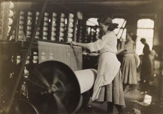 Weaver Carolina cotton mill by Lewis Hine, Circa 1910