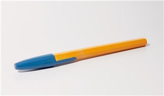 Pluma Bic Punto Fino (Serie Plagios Cotidianos) - Luis Miguel Suro