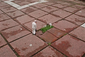 Preview: Isaac Cordal’s “Cement Eclipses” at Anno Domini