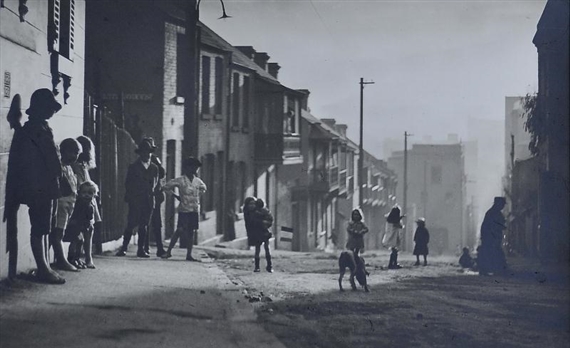 Late Afternoon, Albion St, Surry Hills by Harold Cazneaux, circa 1912