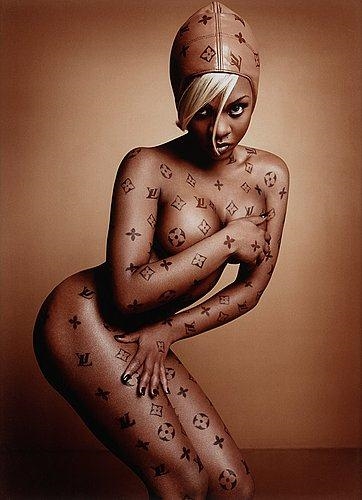 David LaChapelle | LIL'KIM BLOW-UP DOLL, NEW YORK (2000)