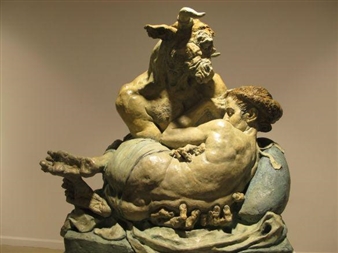 Italian Philosopher Shows Sculptures in Moscow