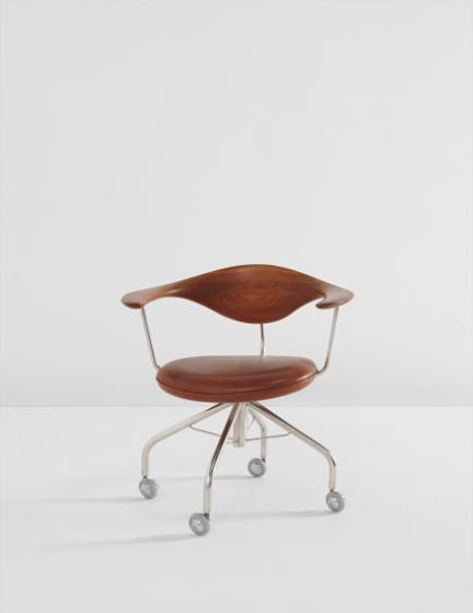 Early swivel chair