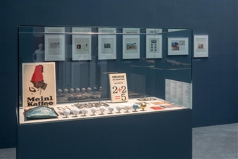 Exhibition about the disappearance of the middle class opens at Vienna's Secession