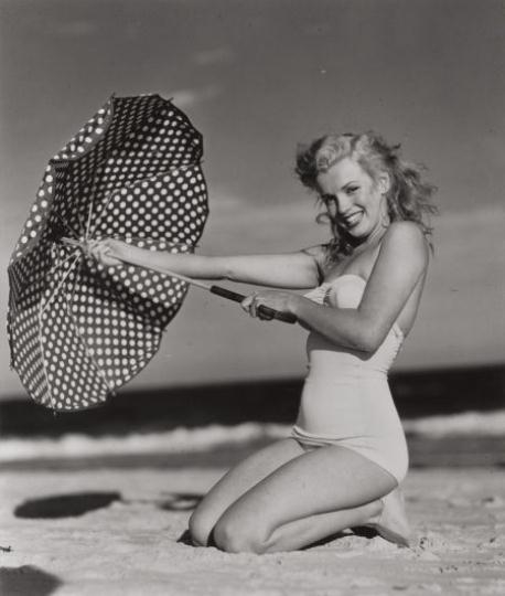 Marilyn Monroe Tobey Beach New York (Polka Dot Umbrella)
