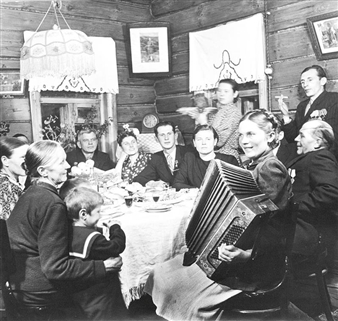 Collective Farm Holiday. Feast - O. Knoring