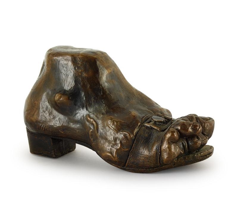 Artwork by Rafael Mayo, Fot, Made of Patinated bronze