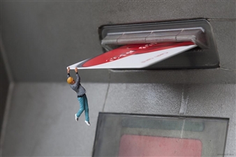 Slinkachu Revists His Tiny Art Months Later