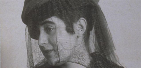 War and Dresses: Fashion Graphics at the Time of the First World War - Kunstbibliothek, Staatliche Museen zu Berlin