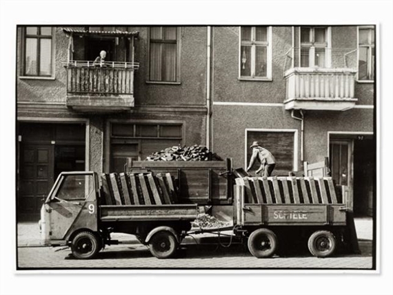 Berlin Schliemannstr by Harald Hauswald, 1981