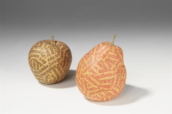 Apfel und Birne by Jiří Kolář, 1969