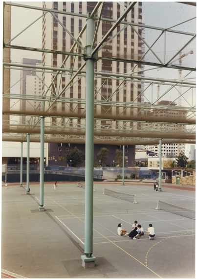 BEAUGRENELLE by Andreas Gursky, 1988