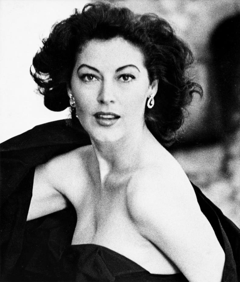 Norman Parkinson | Ava Gardner for Vogue (1953) | MutualArt