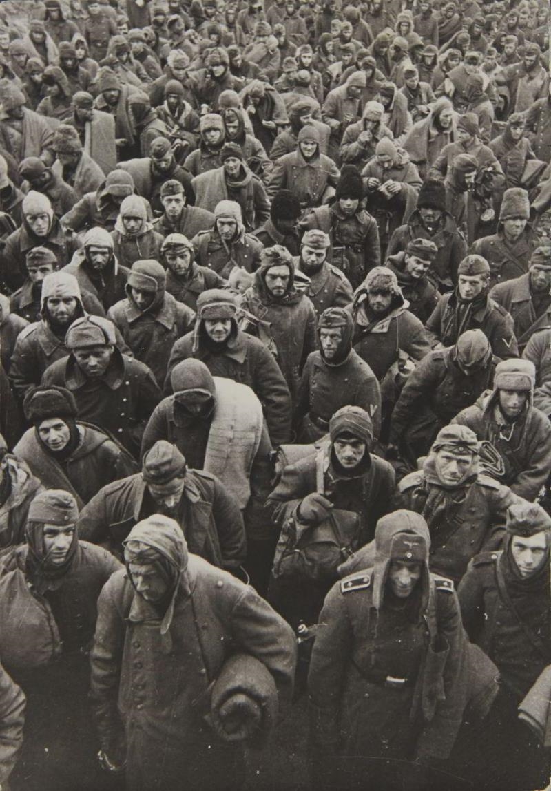 Artwork by Georgi Zelma, Gefangene/Captives, Stalingrad February 1943, Made of Gelatin silver print mounted on paper