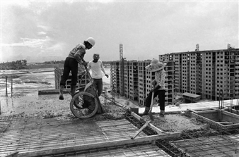 Loke Hong Seng: A Social Portrait of Singapore. The Critical Years - Yeo Workshop