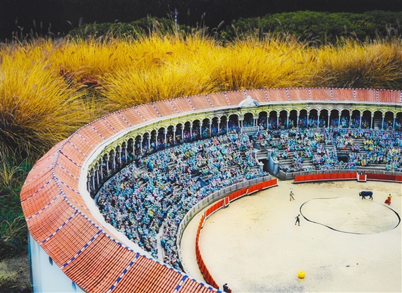 Bullfight in Seville by Ville Lenkkeri, 2003 - 2007