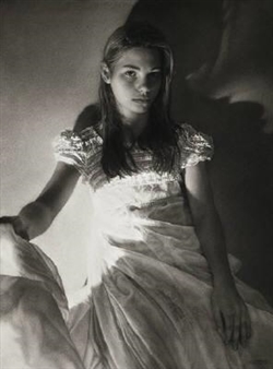 Annie Murphy-Robinson: Shadow and Light - Hespe Gallery