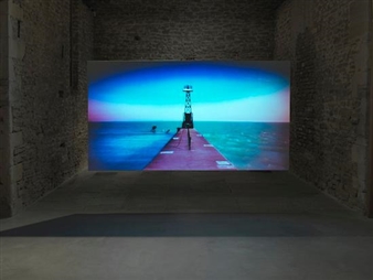 Review of Qwaypurlake at Hauser and Wirth Somerset