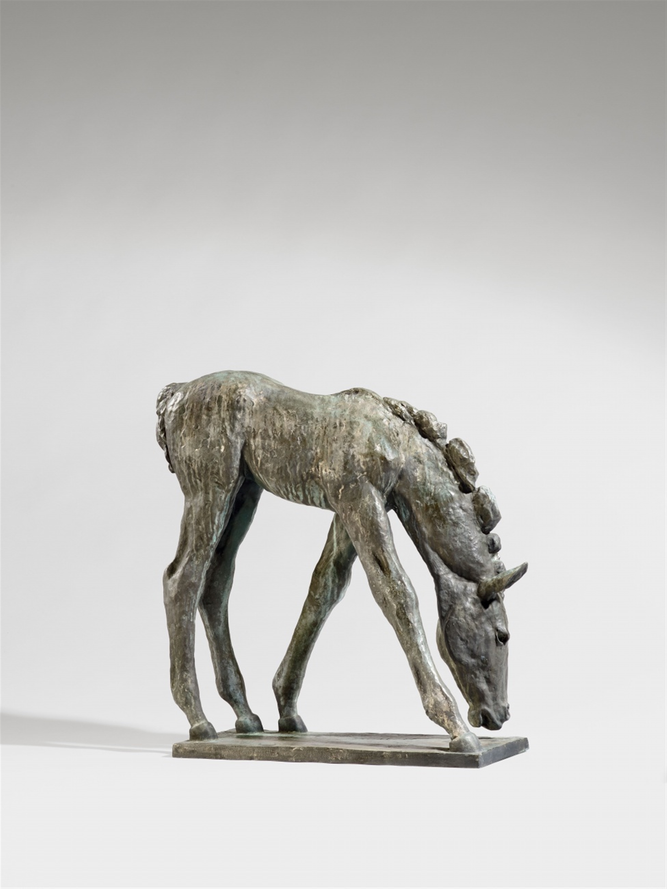 Artwork by Renee Sintenis, Großes grasendes Fohlen, Made of Bronze
