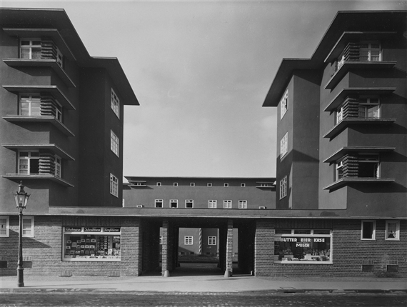 Wohnblock in Köln-Ehrenfeld, Alpener Straße by Werner Mantz, 1927