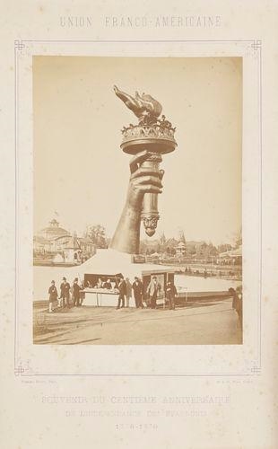 Exposition Universelle de Philadelphie, 1876.  Présentation de la main de la Statue de la Liberté. by Pierre Petit