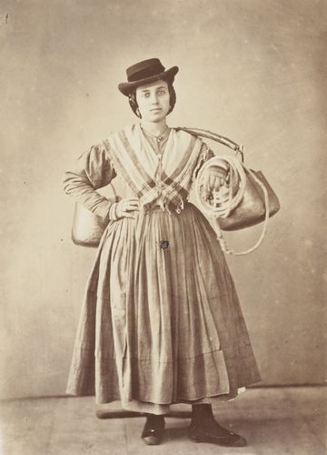 Italie, c. 1870.  Porteuse d’eau vénitienne. by Carlo Naya