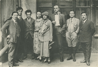 Group Portrait of T. Naito, B. Pasternak, S. Eisenstein, O. Tretyakova, L. Brik, V. Mayakovsky, A. Voznesensky and the Interpreter for T. Naito - Anatoli Semenka