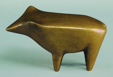 Stehende Kuh "Maulwurfskuh" by Ewald Mataré, 1936