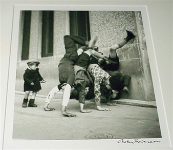 Robert Doisneau | Les Pieds au Mur (1934) | MutualArt