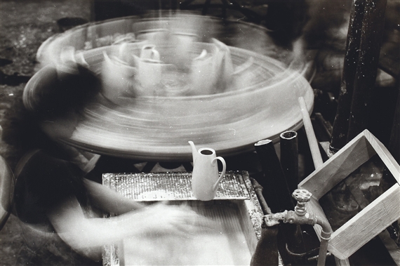 V továrně by Antonín Gribovský, 1963