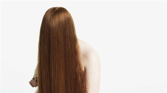 Charlotte Thiis-Evensen: Combing hair - Vigeland-Museet